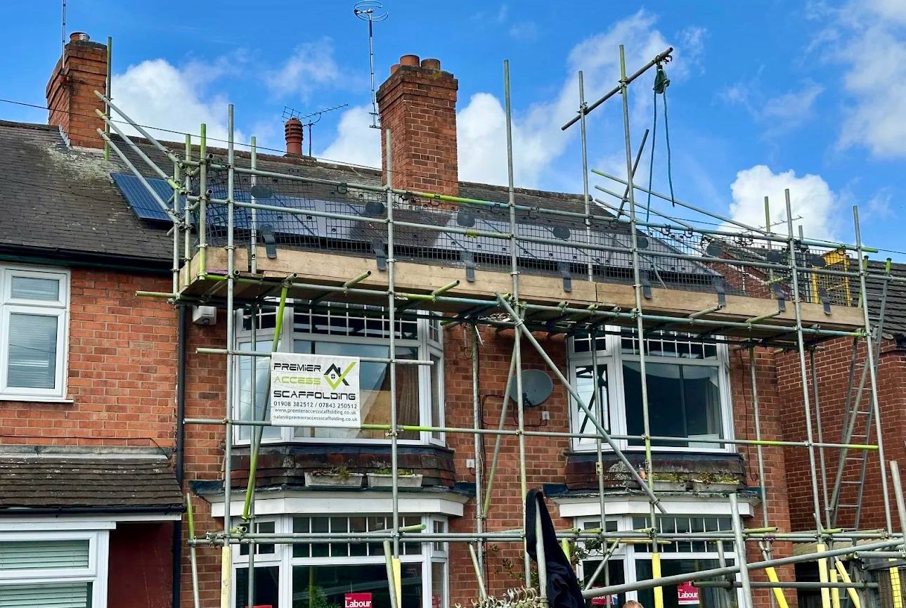 Benefits of Scaffolding Rental for Solar Panel Installation